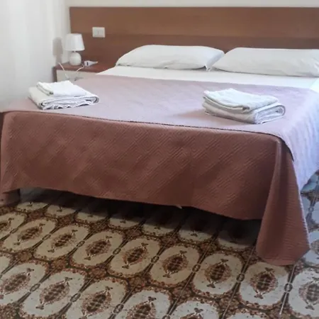 Interno 3 *